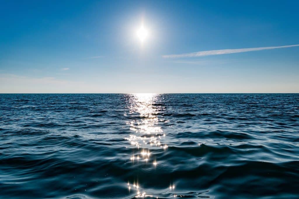 AMI sea, horizon, sun